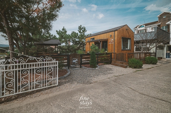 Lodgment Description Image